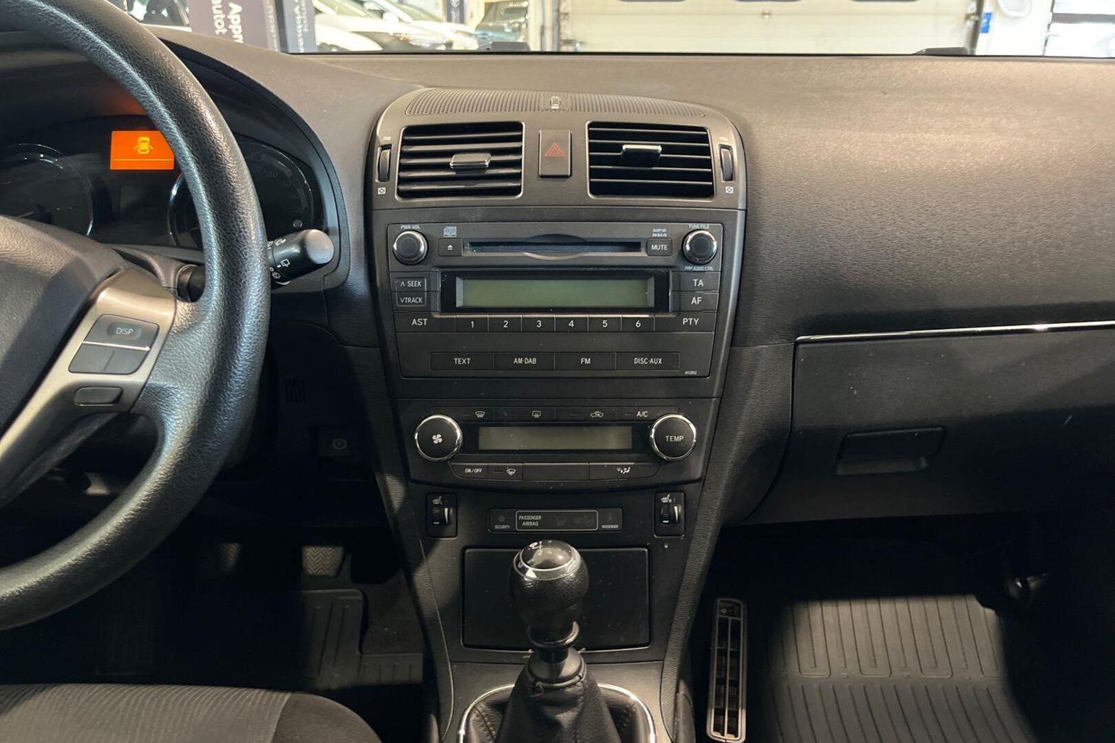 TOYOTA Avensis 14
