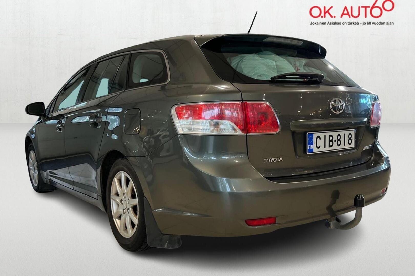 TOYOTA Avensis 3