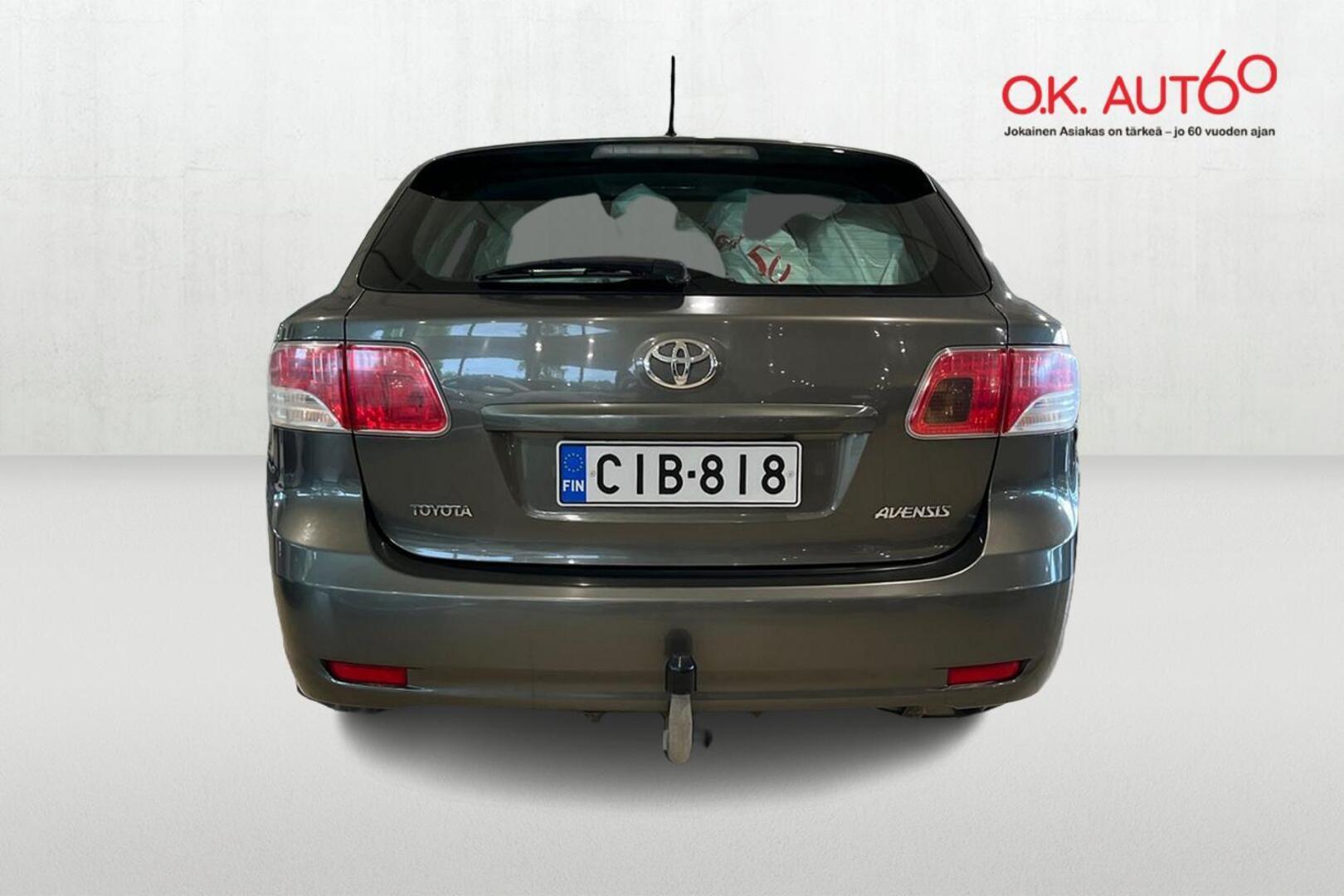 TOYOTA Avensis 4