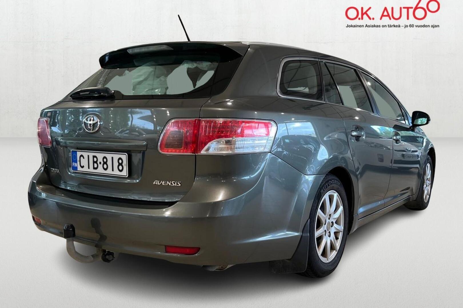 TOYOTA Avensis 5