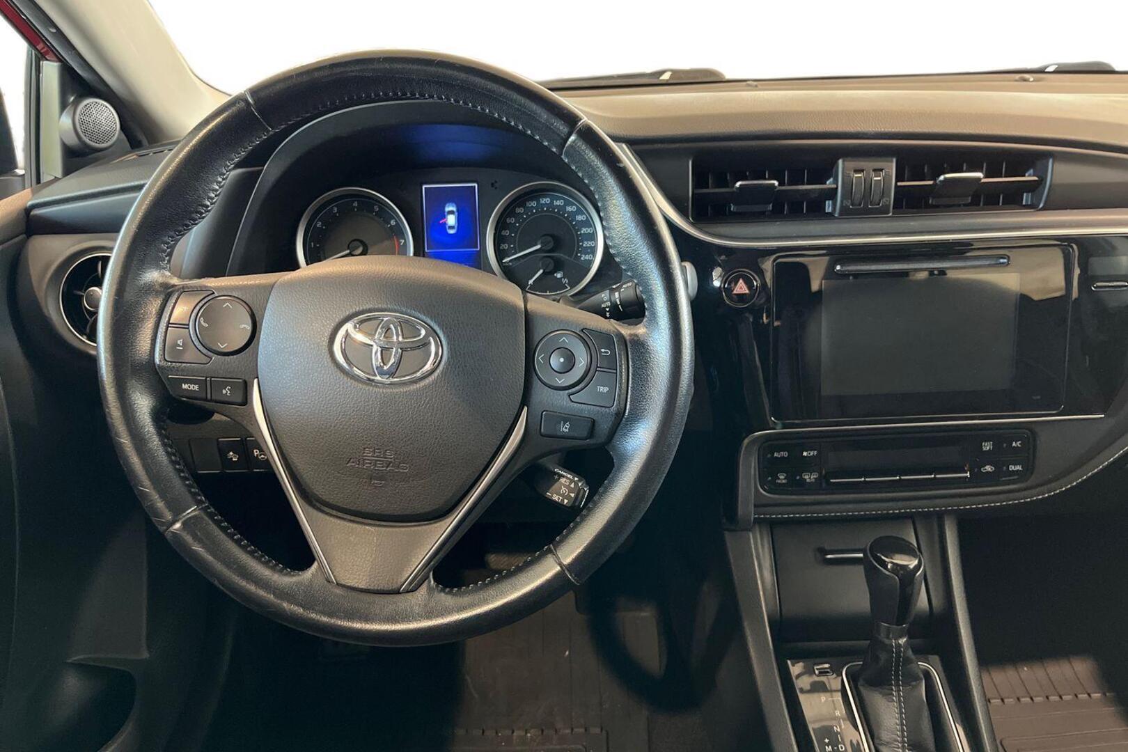 TOYOTA Corolla 13