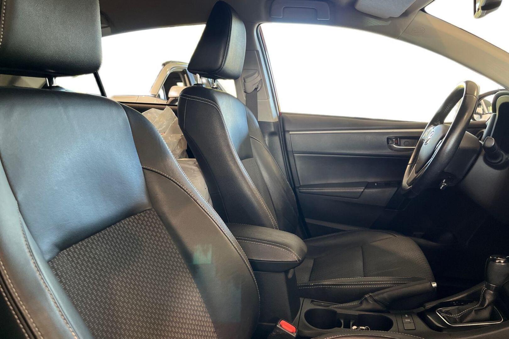 TOYOTA Corolla 19