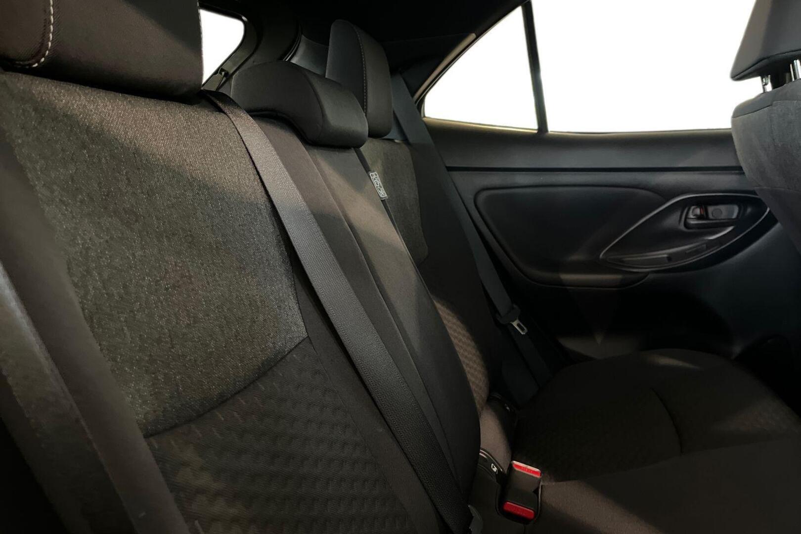 TOYOTA Yaris Cross 18