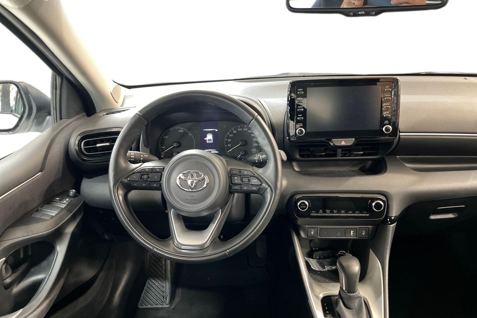 TOYOTA Yaris 11