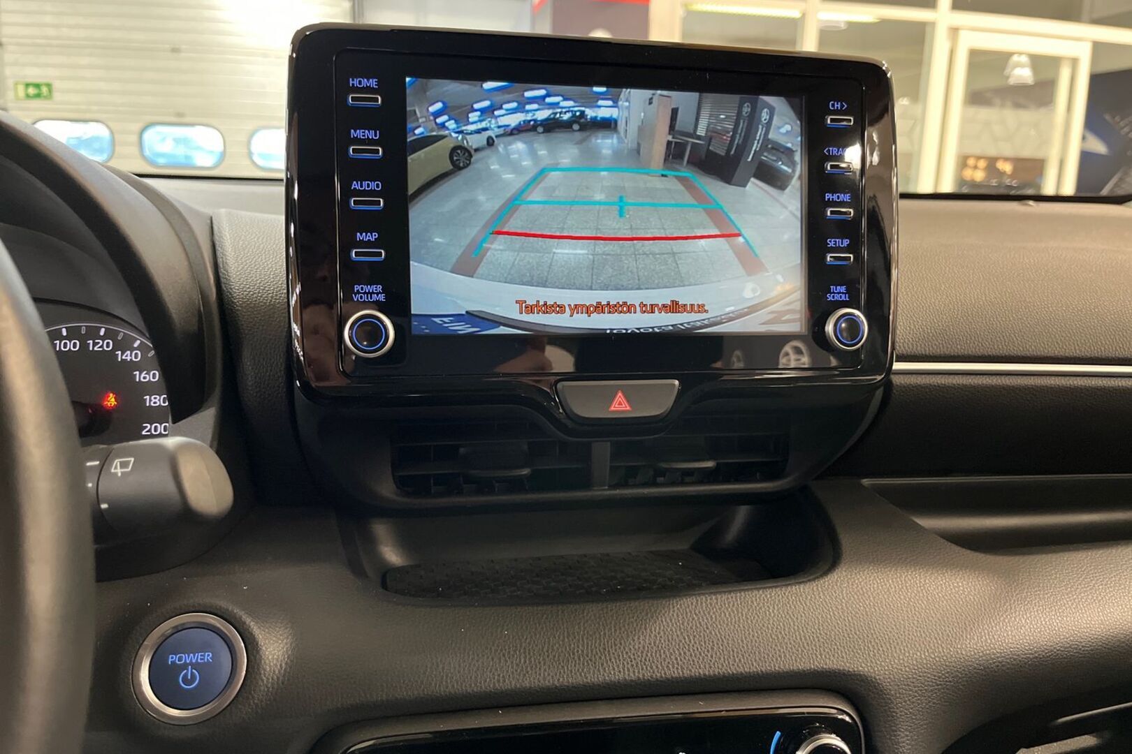 TOYOTA Yaris 17