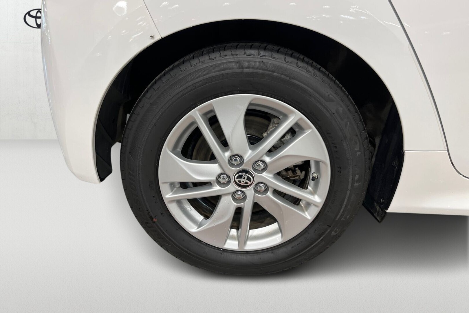 TOYOTA Yaris 20