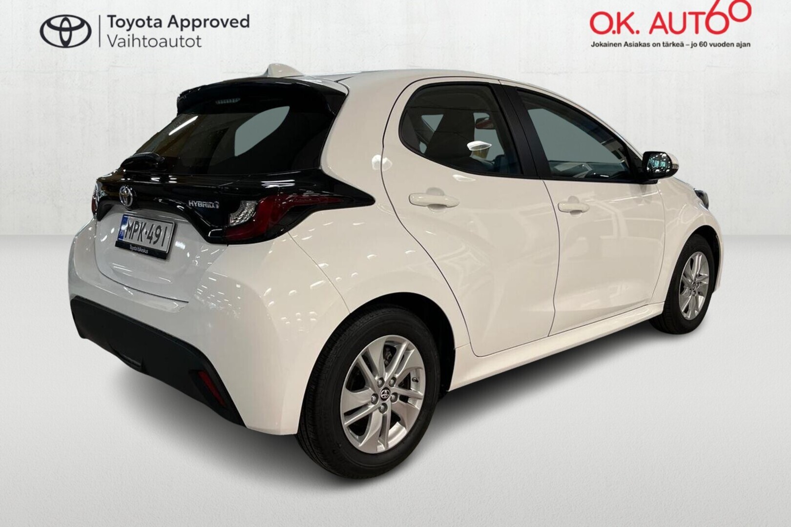 TOYOTA Yaris 5