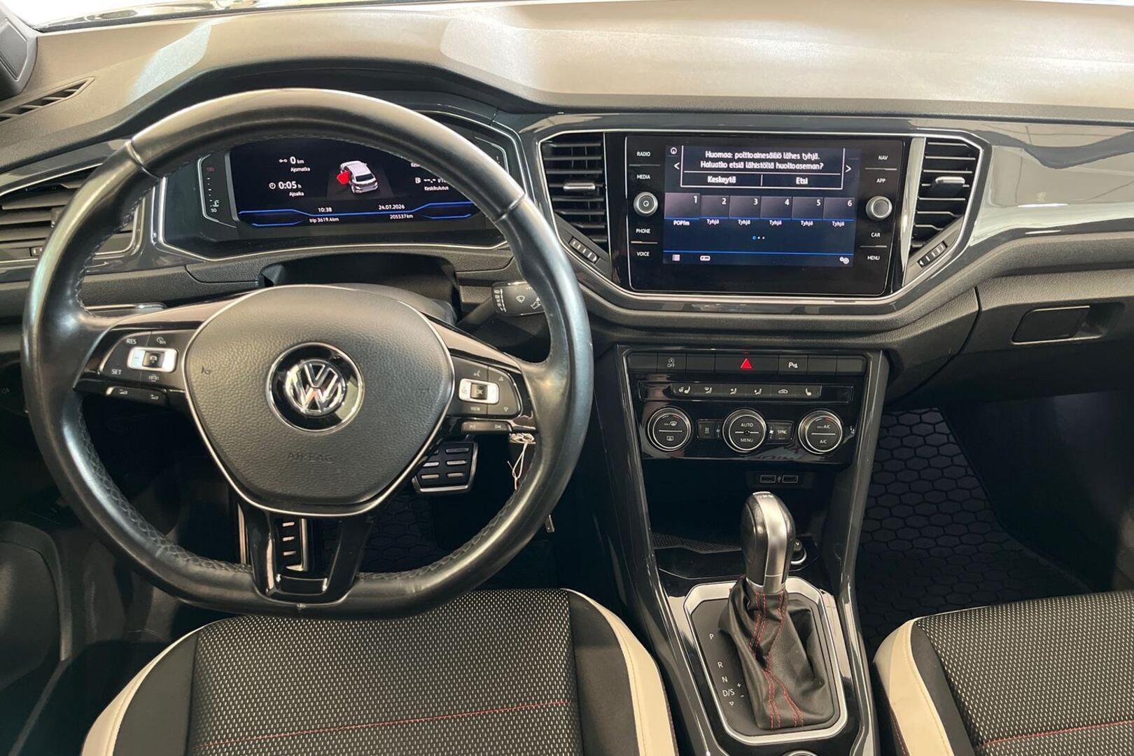 VOLKSWAGEN T-Roc 10