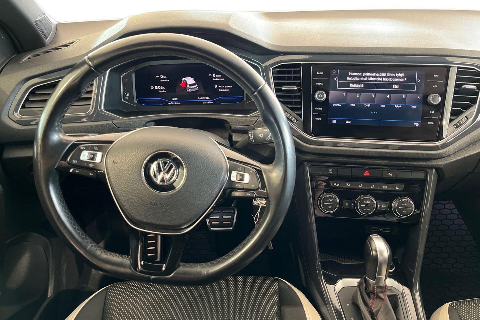 VOLKSWAGEN T-Roc 11