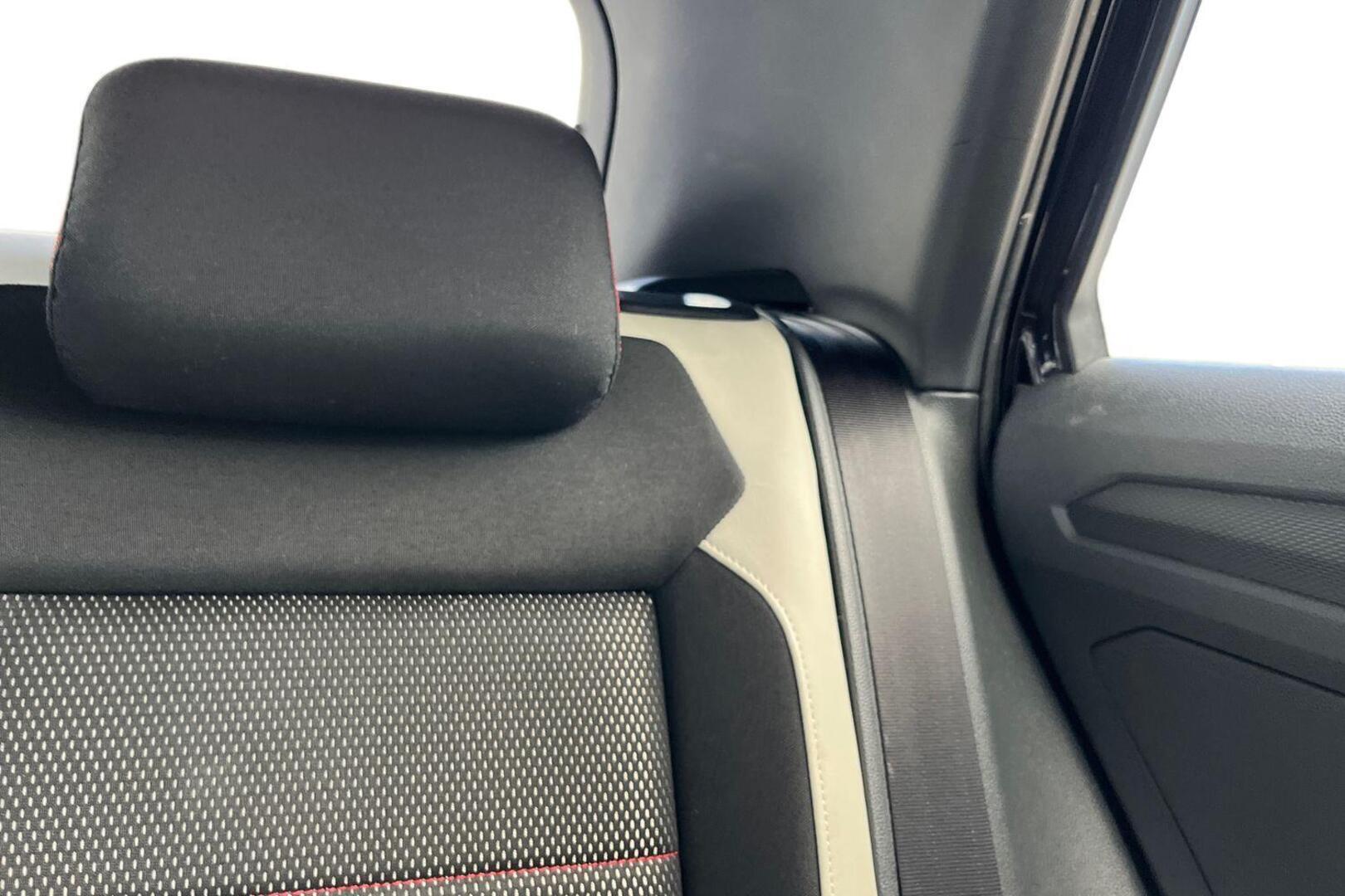 VOLKSWAGEN T-Roc 16