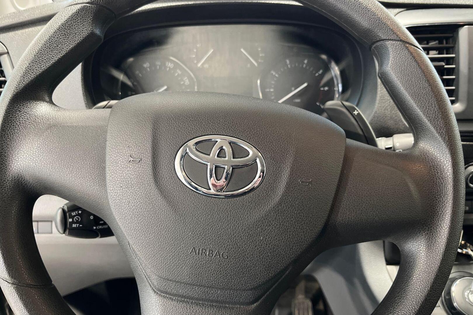 TOYOTA PROACE 12