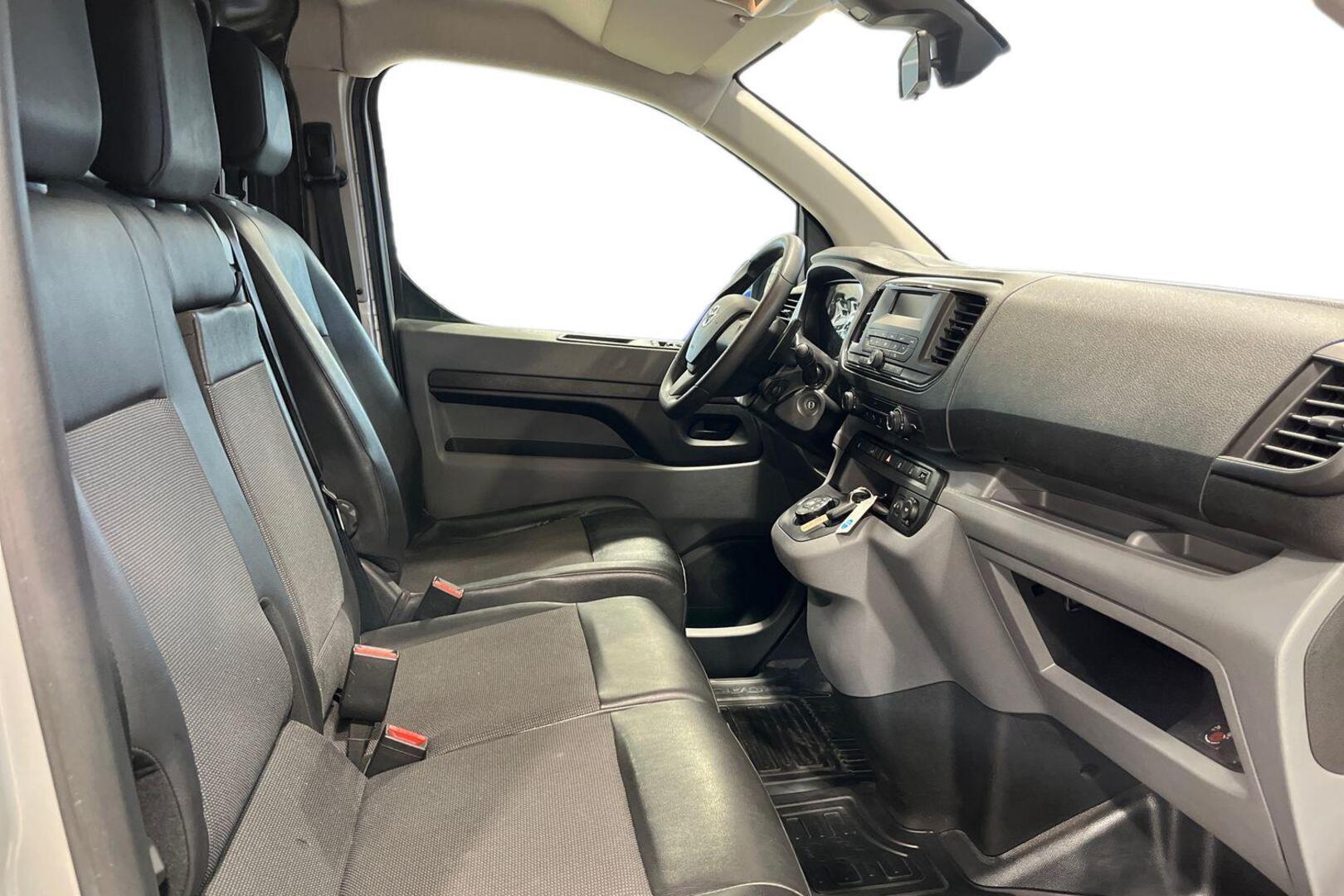 TOYOTA PROACE 17