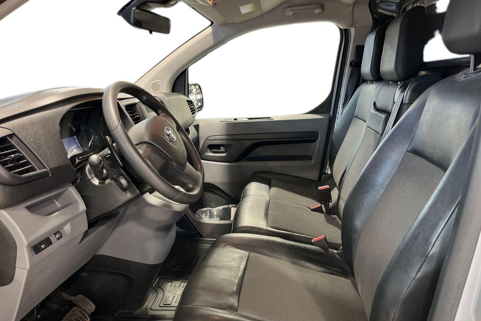 TOYOTA PROACE 8