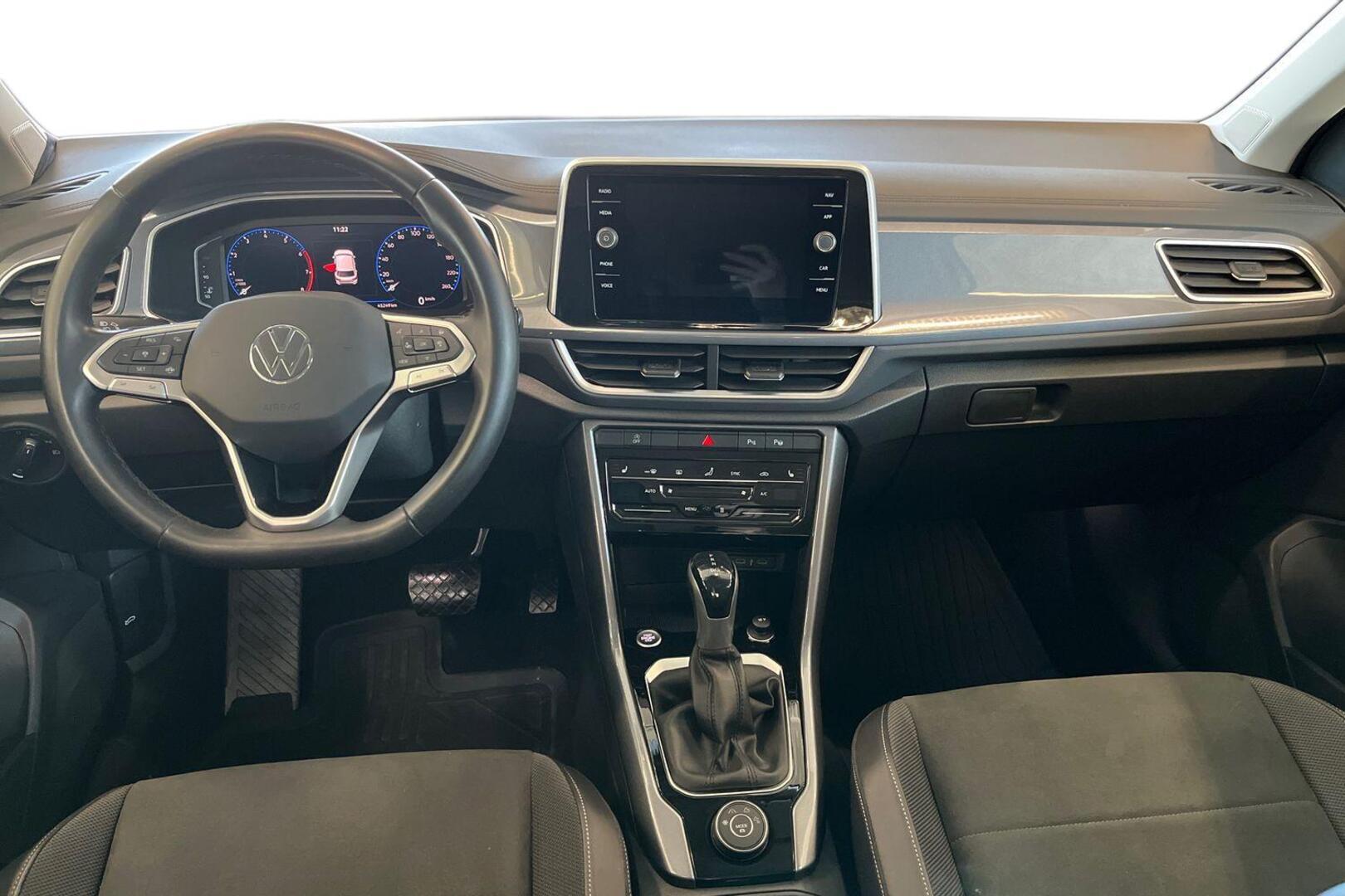 VOLKSWAGEN T-Roc 10