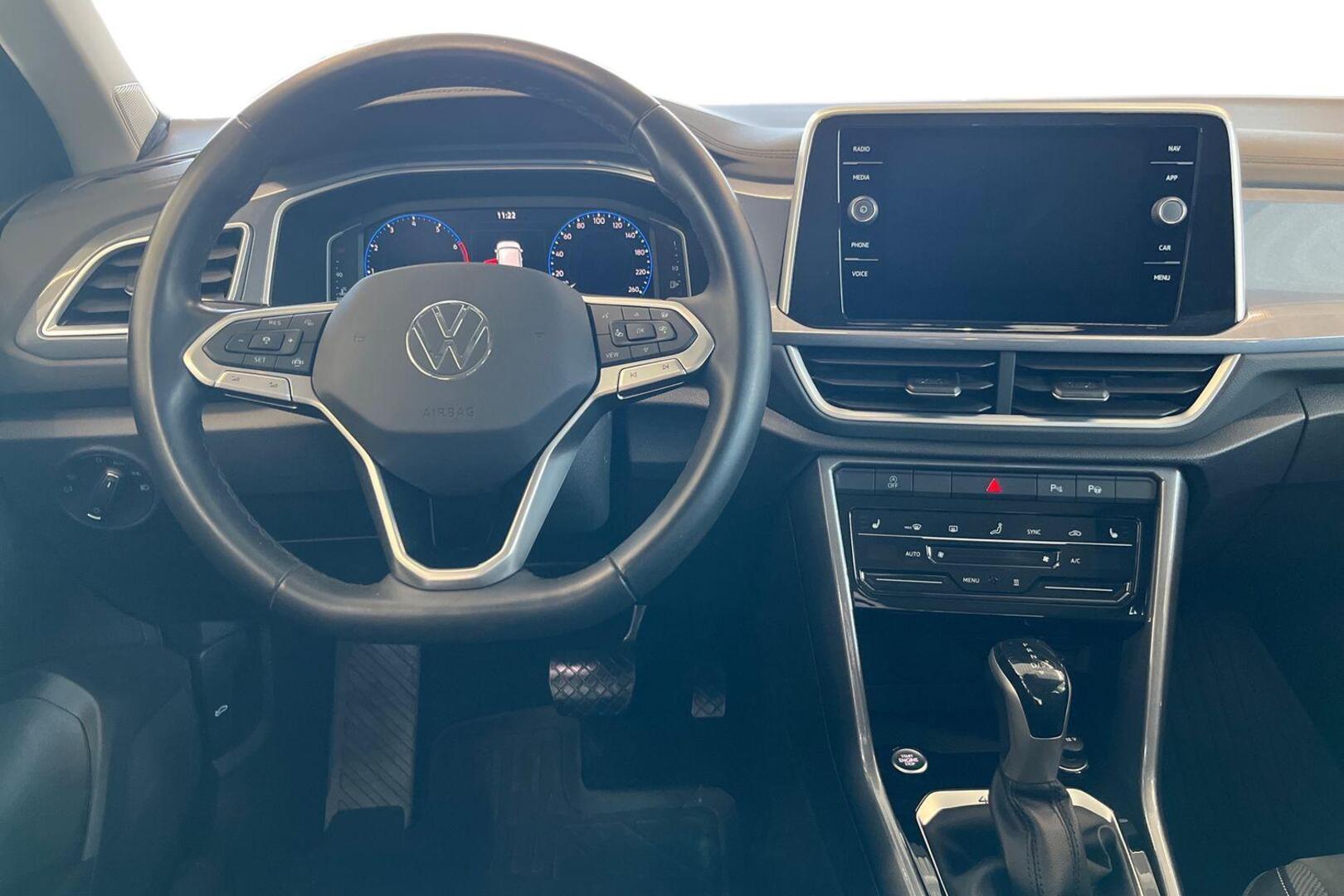 VOLKSWAGEN T-Roc 11