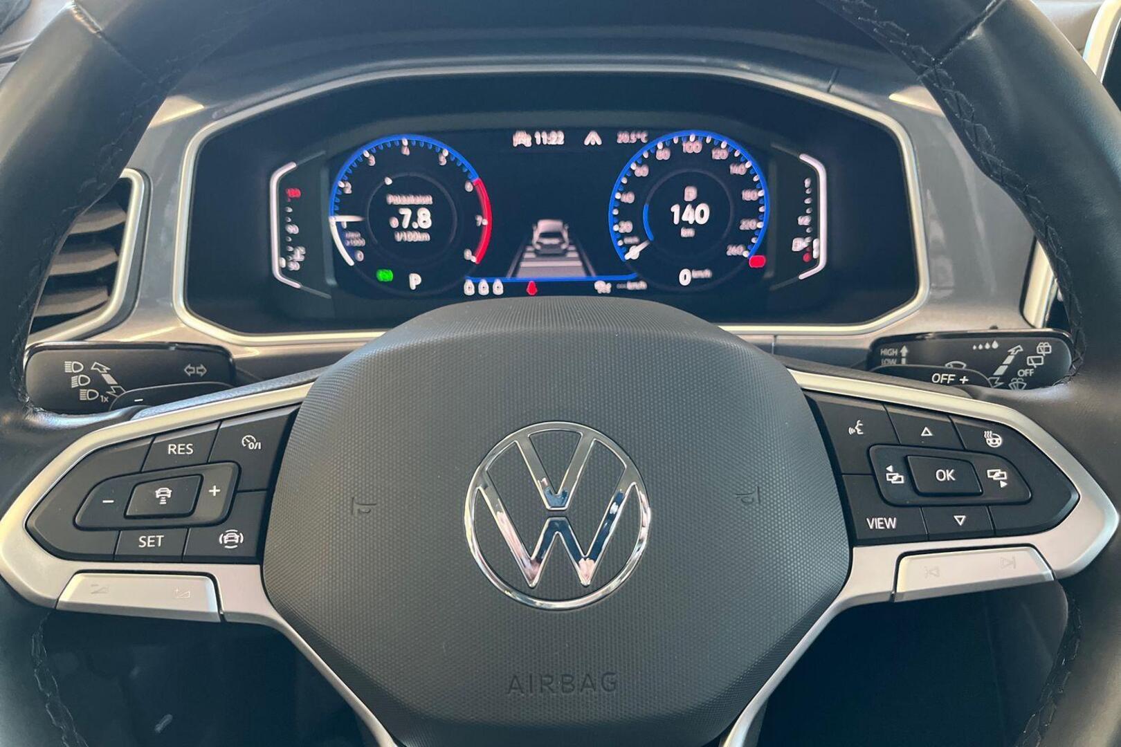 VOLKSWAGEN T-Roc 12