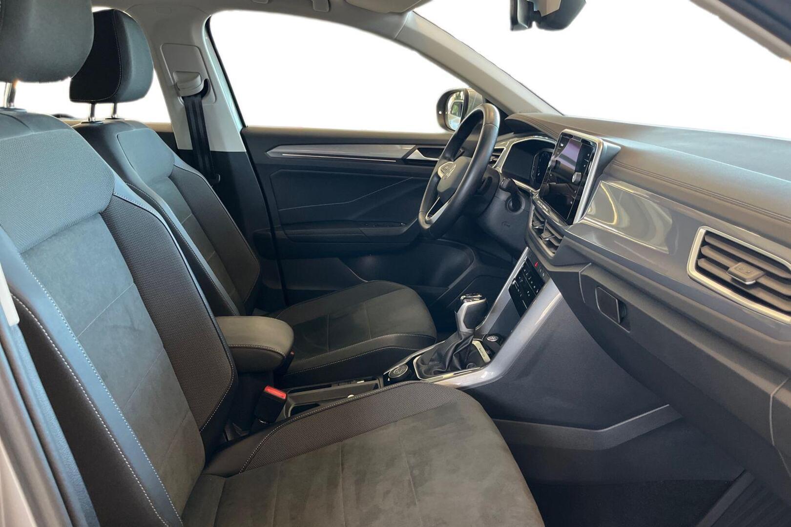 VOLKSWAGEN T-Roc 17