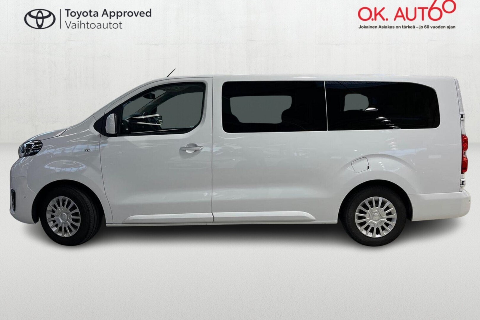 TOYOTA Proace Verso 3