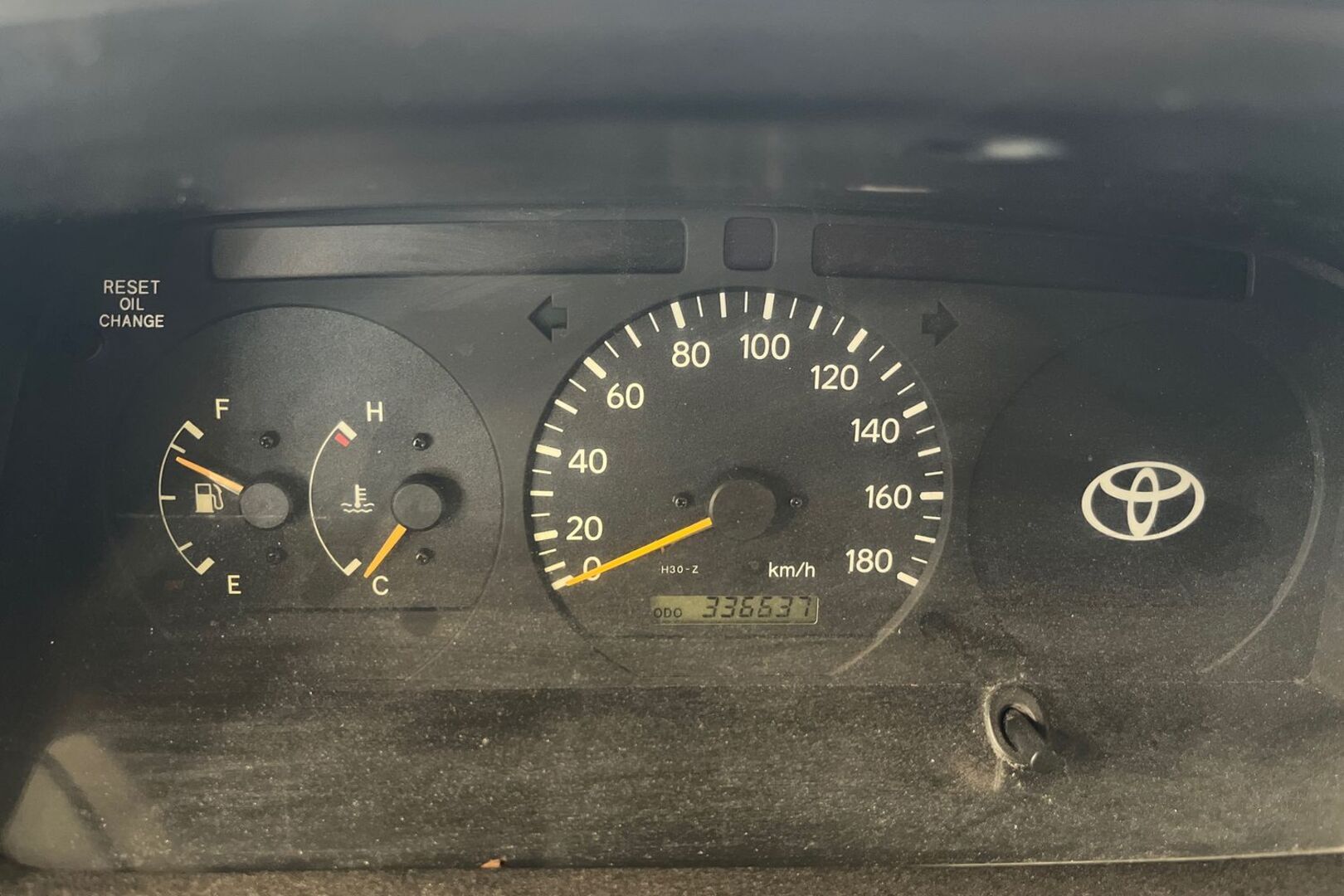 TOYOTA Hiace 13