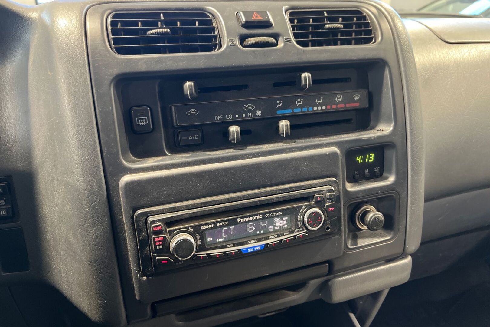 TOYOTA Hiace 14