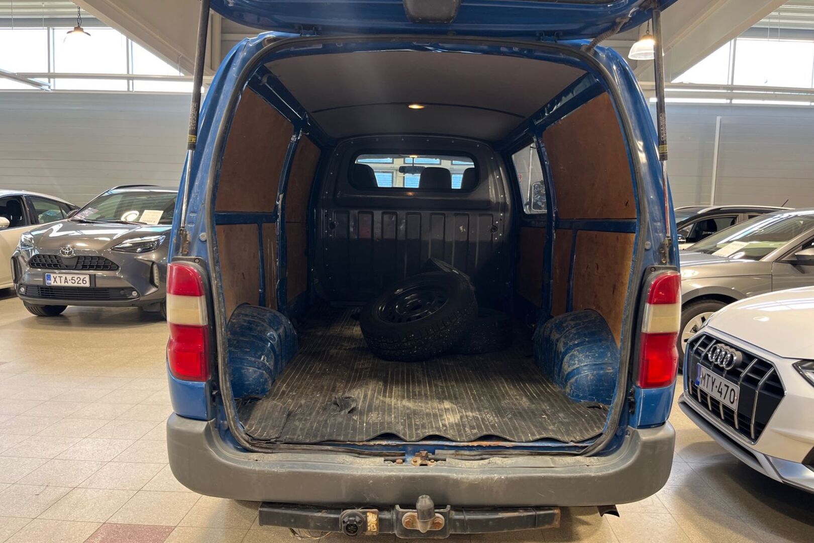 TOYOTA Hiace 15