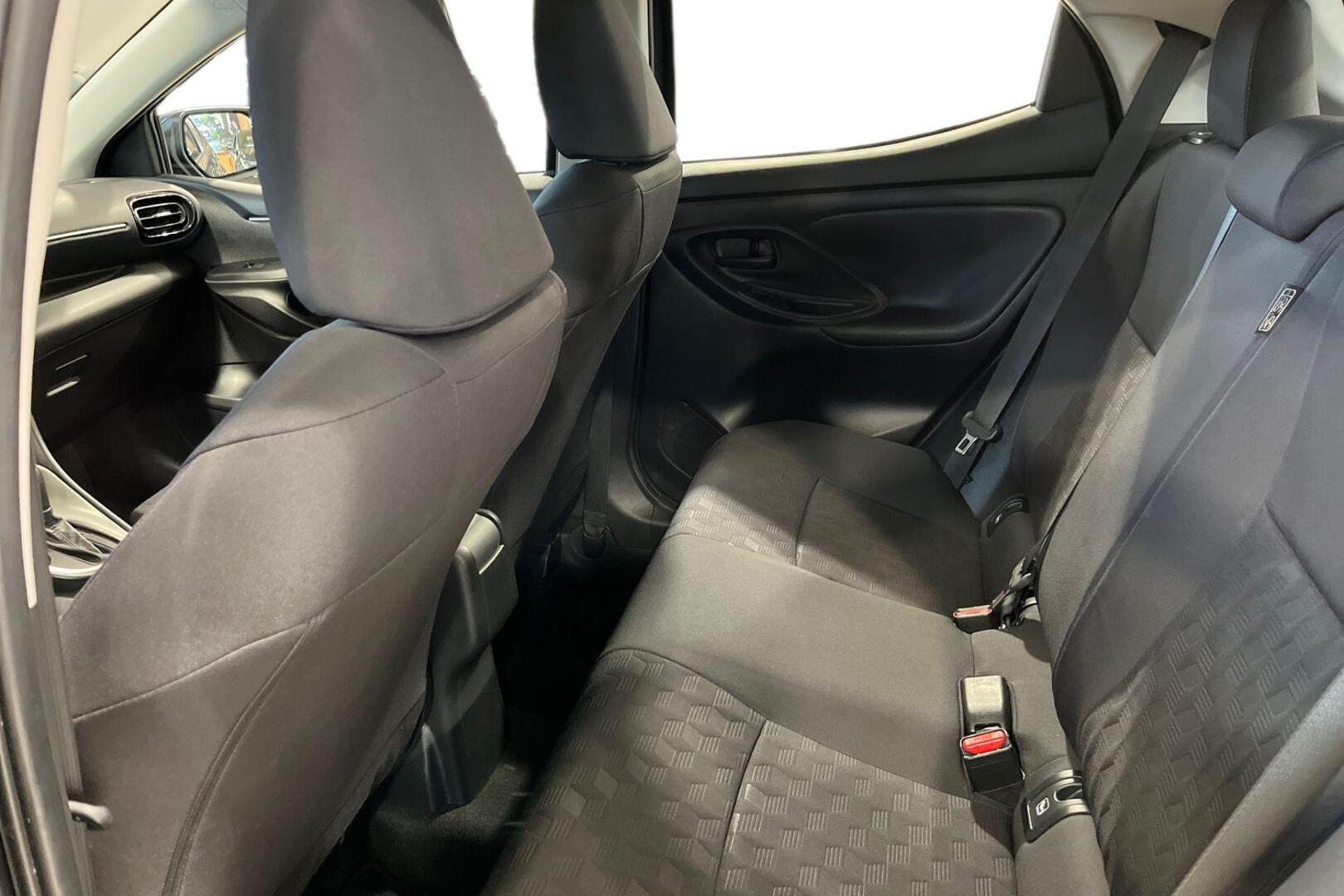 TOYOTA YARIS 11