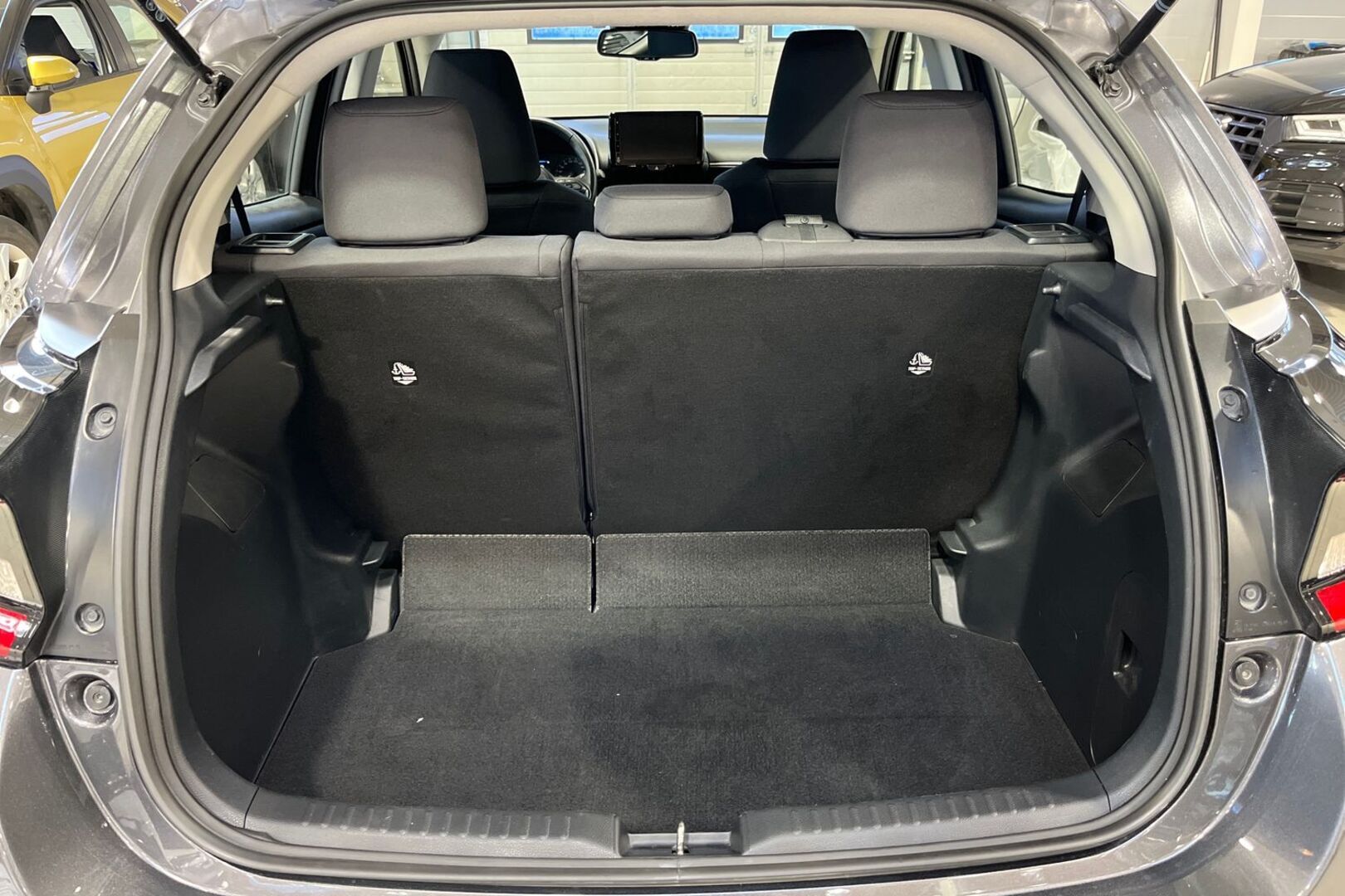 TOYOTA YARIS 17