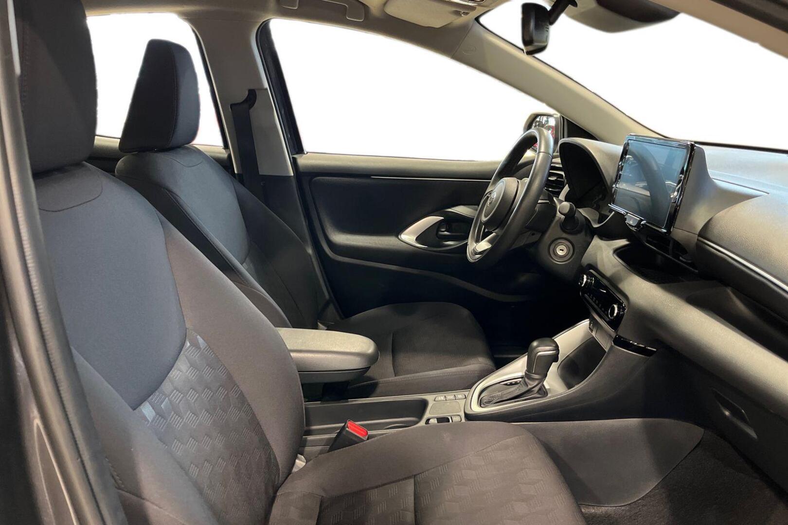TOYOTA YARIS 19