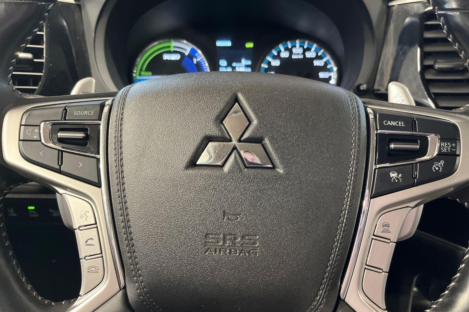 MITSUBISHI Outlander PHEV 12