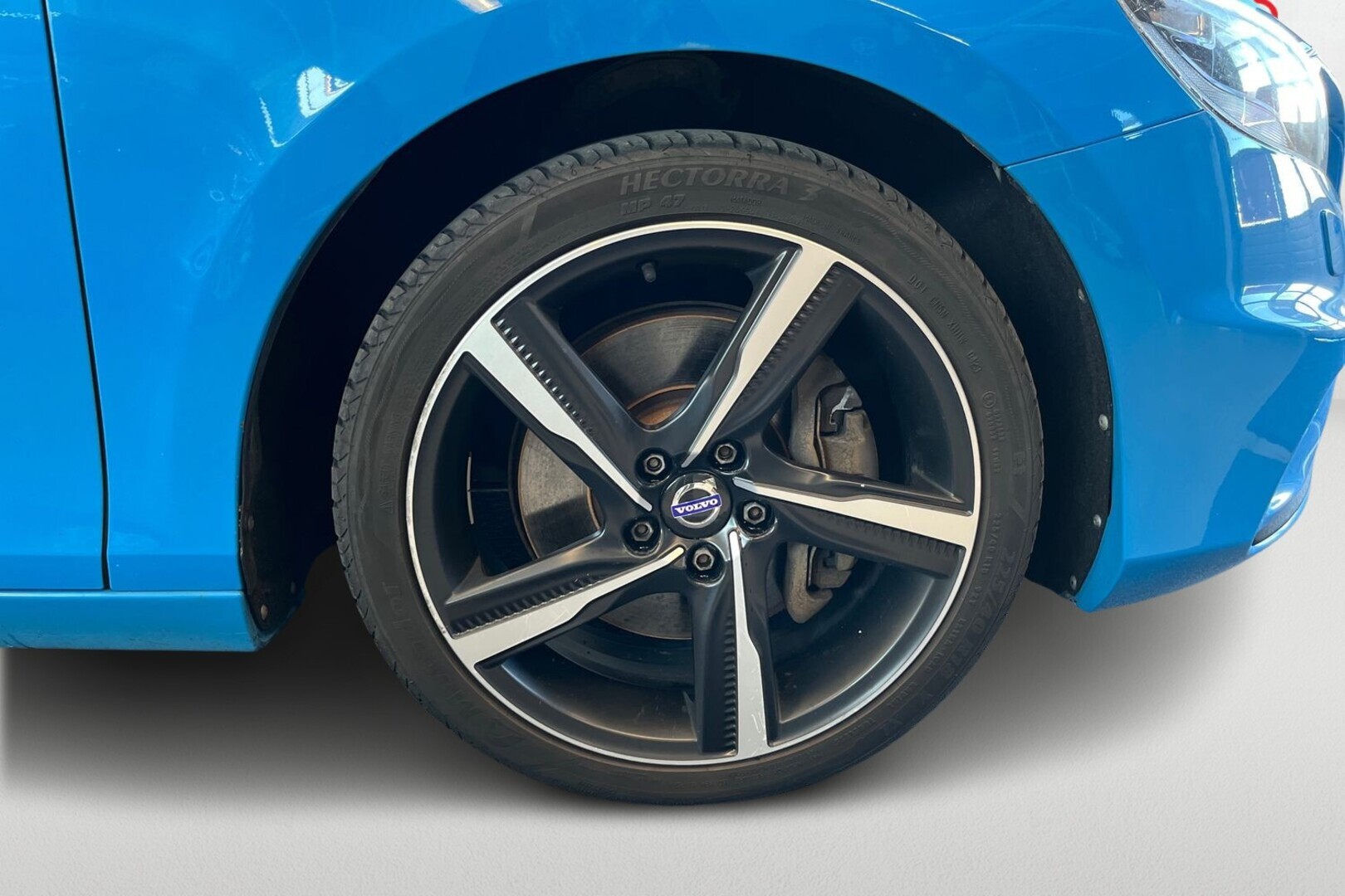 VOLVO V40 11