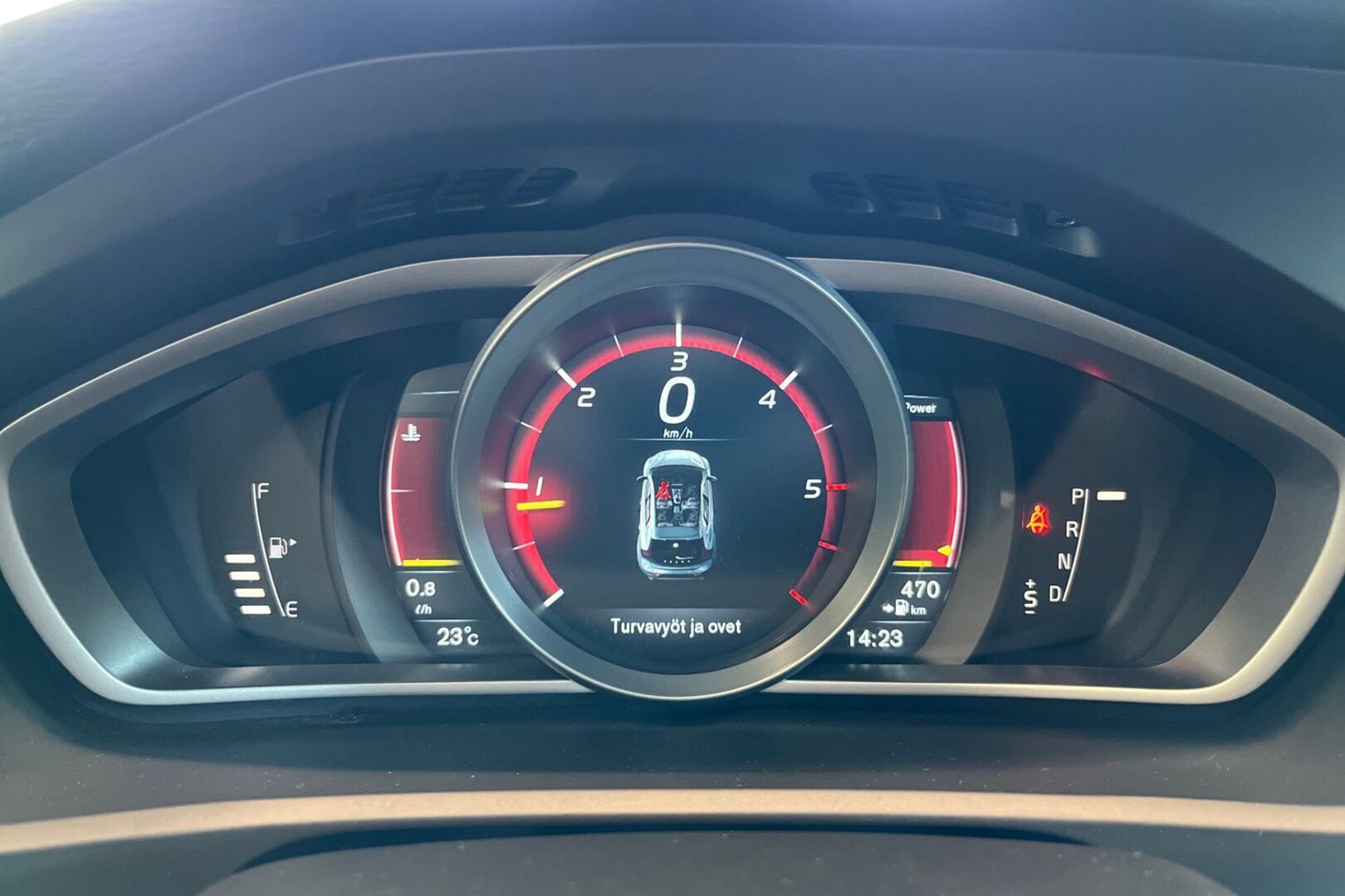 VOLVO V40 15