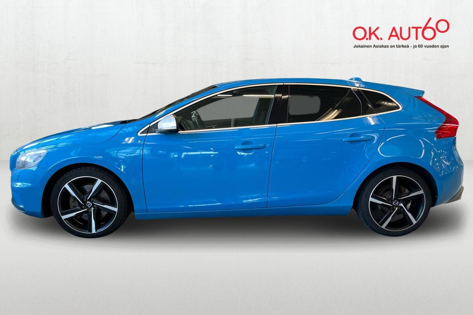 VOLVO V40 2