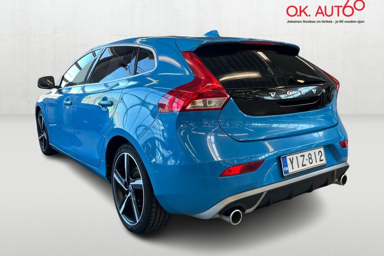 VOLVO V40 3