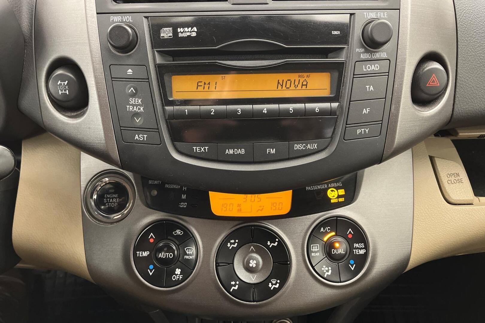 TOYOTA RAV4 14