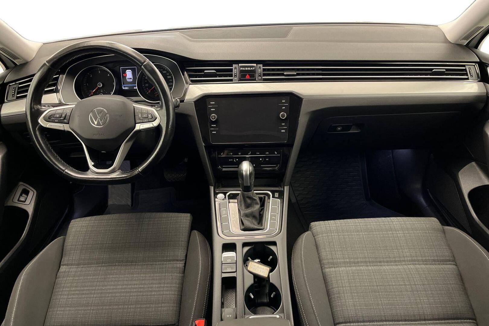 VOLKSWAGEN Passat 10