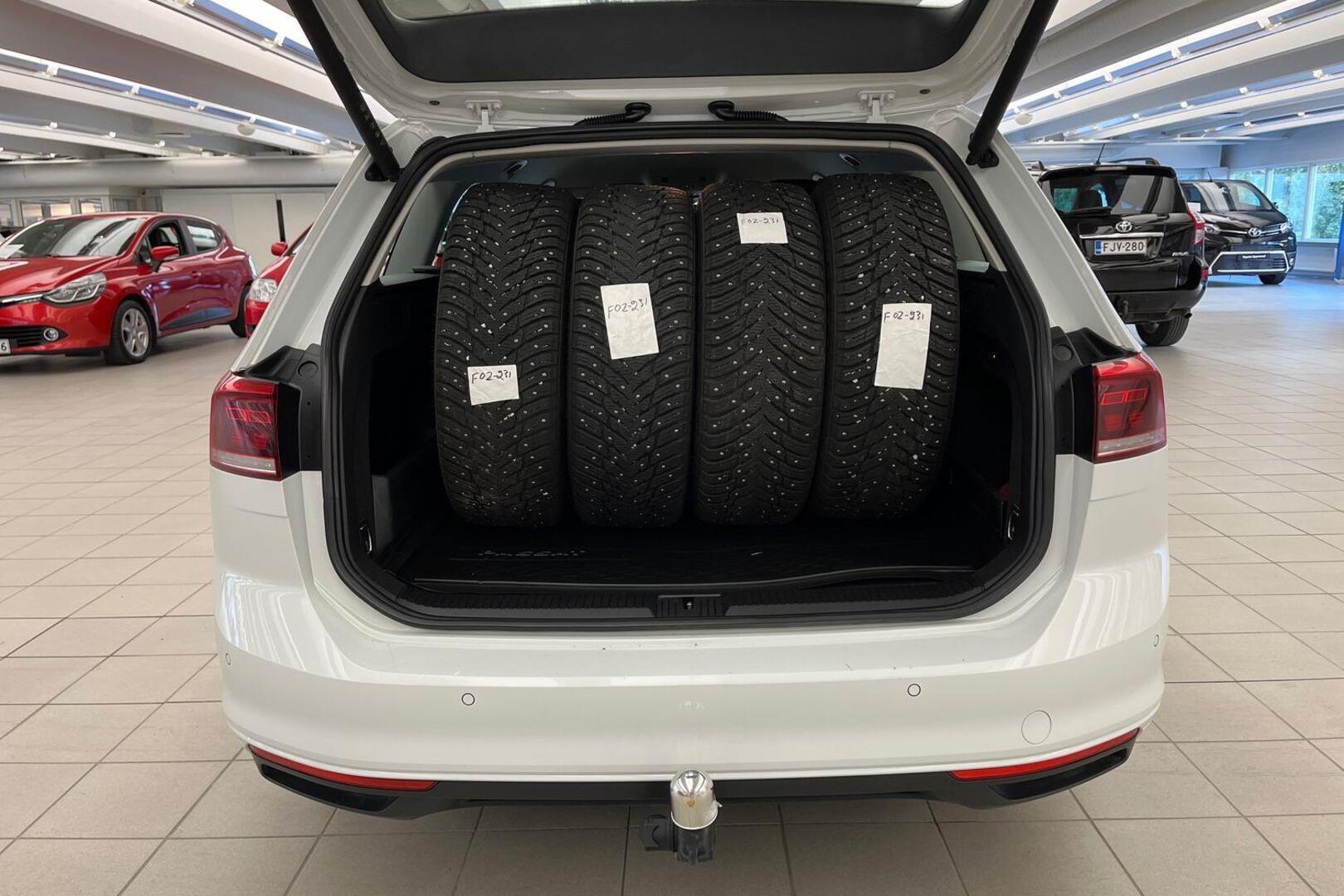 VOLKSWAGEN Passat 15