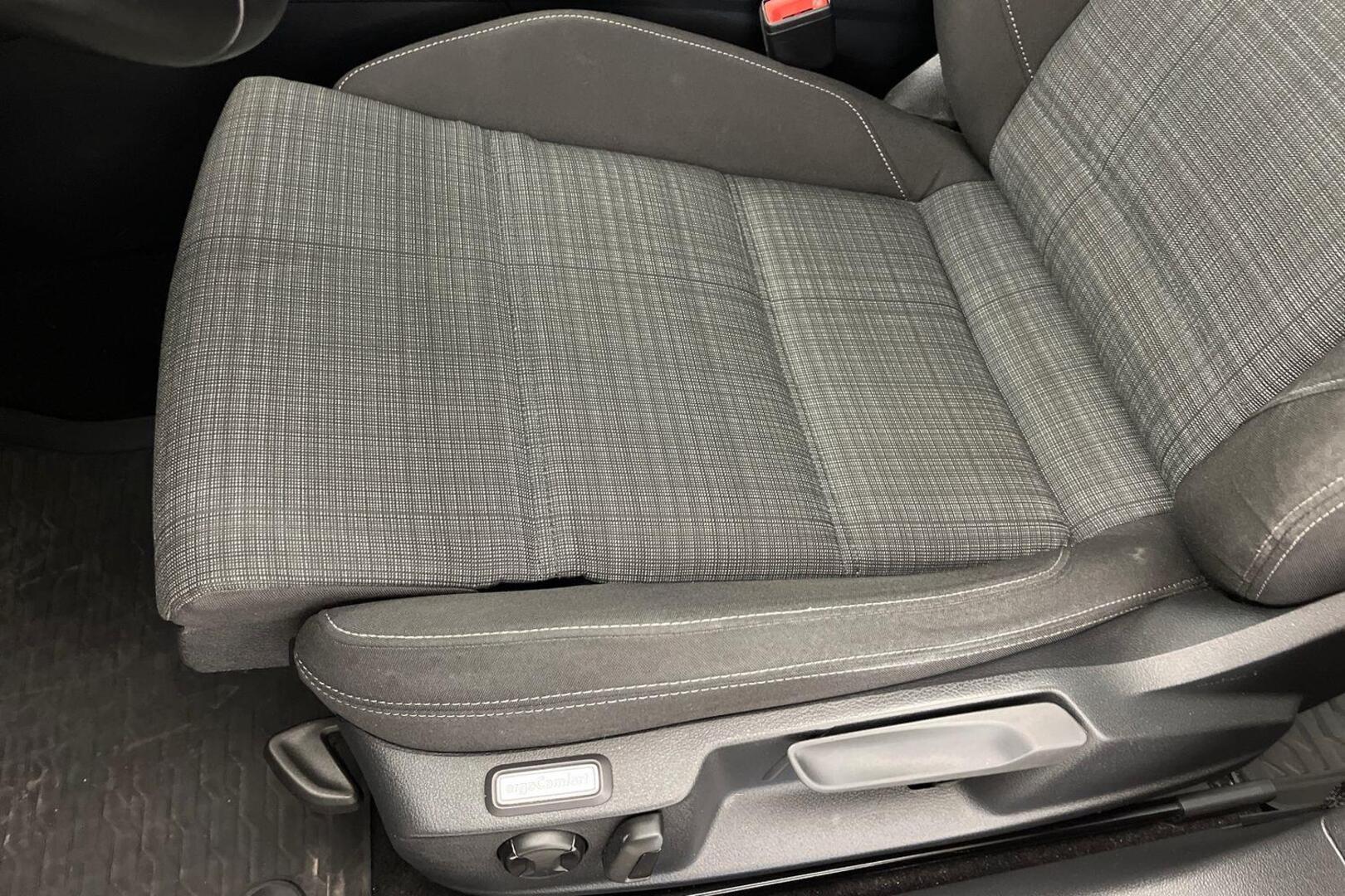 VOLKSWAGEN Passat 19