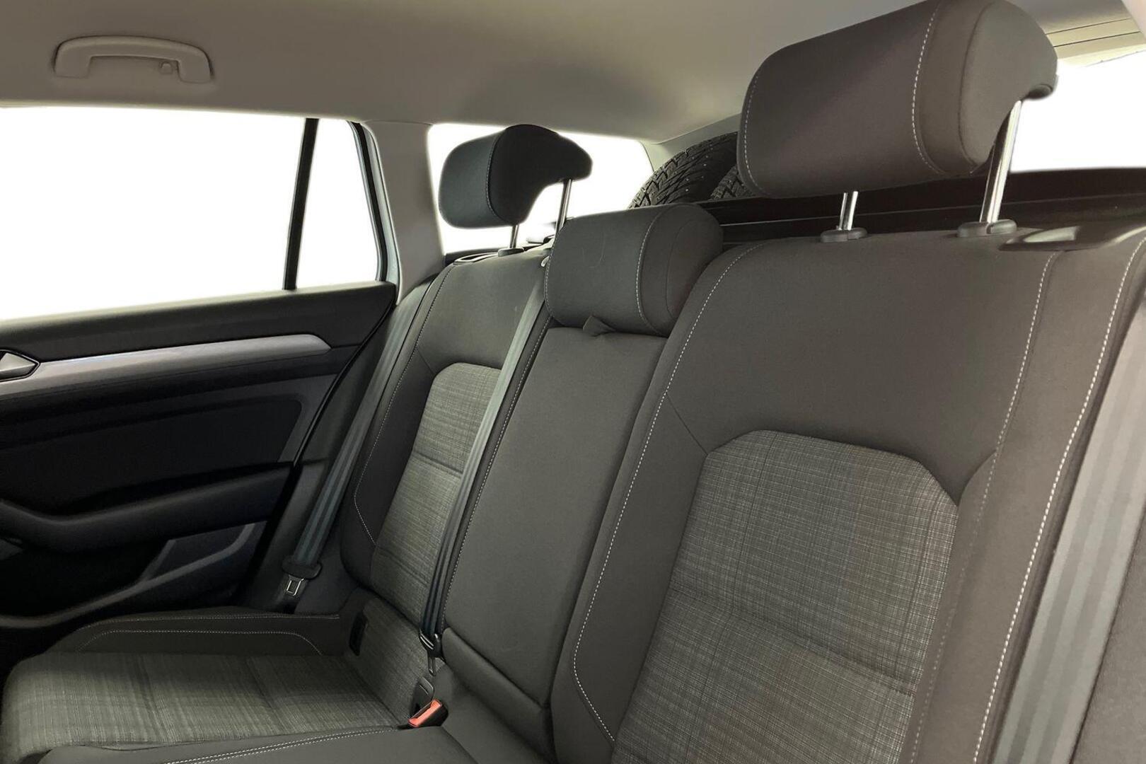 VOLKSWAGEN Passat 9