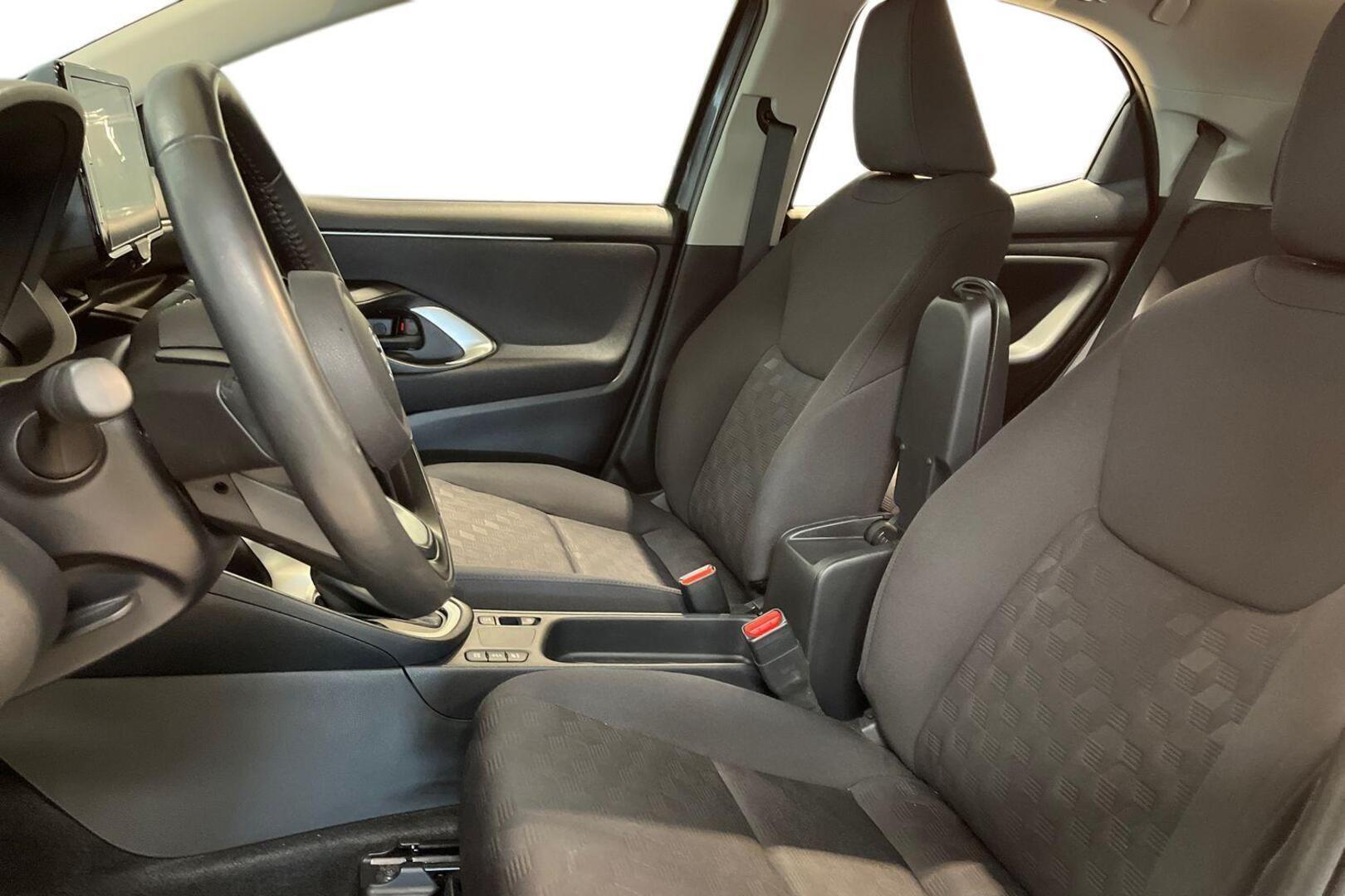 TOYOTA YARIS 10