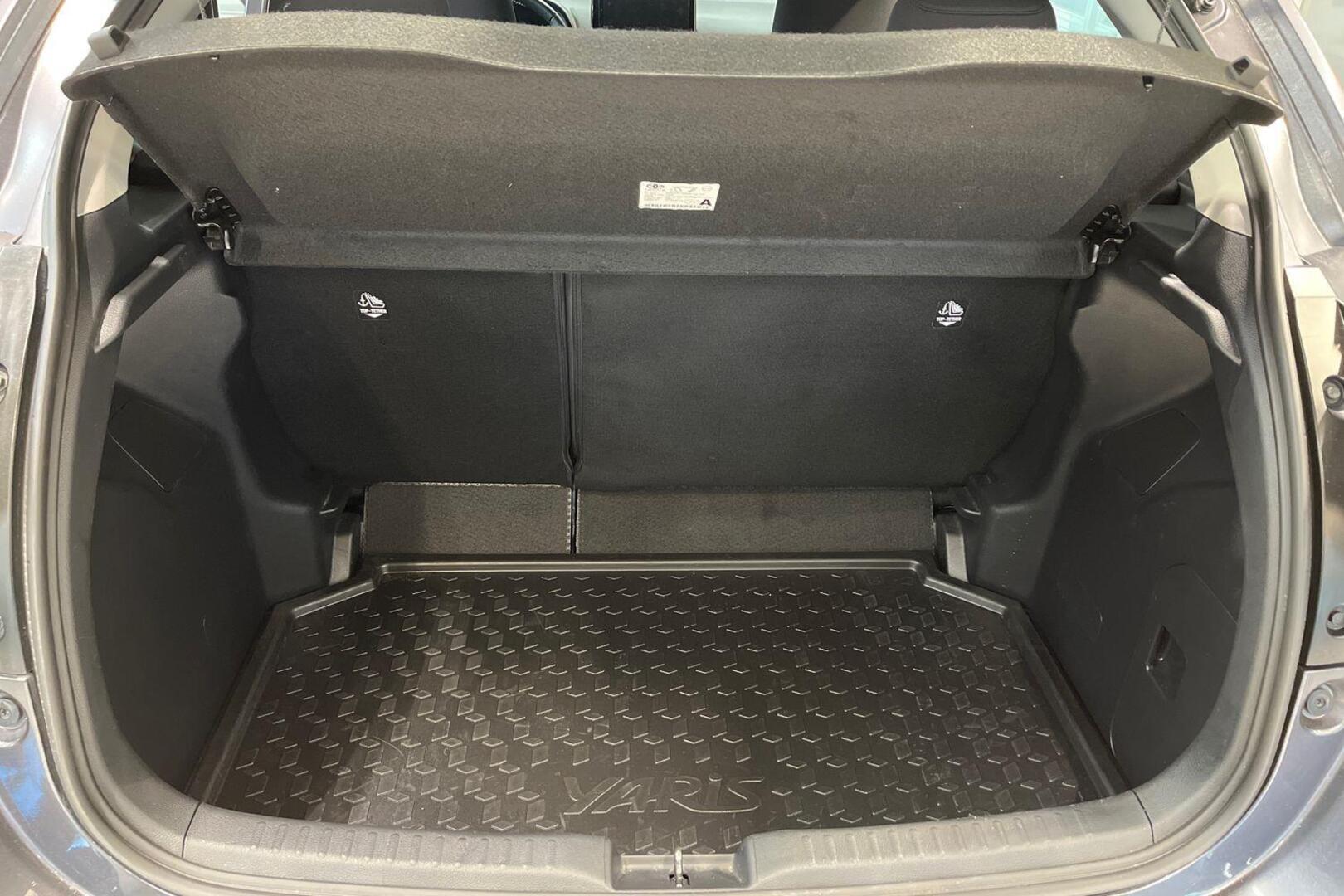 TOYOTA YARIS 17
