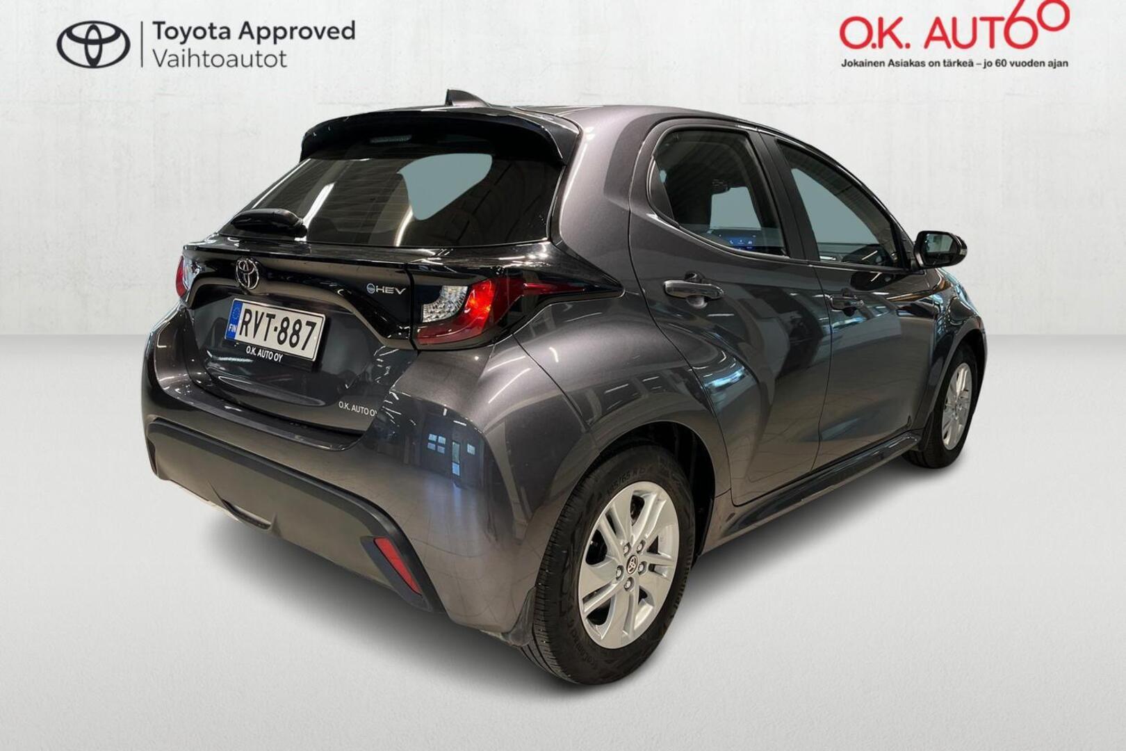 TOYOTA YARIS 7