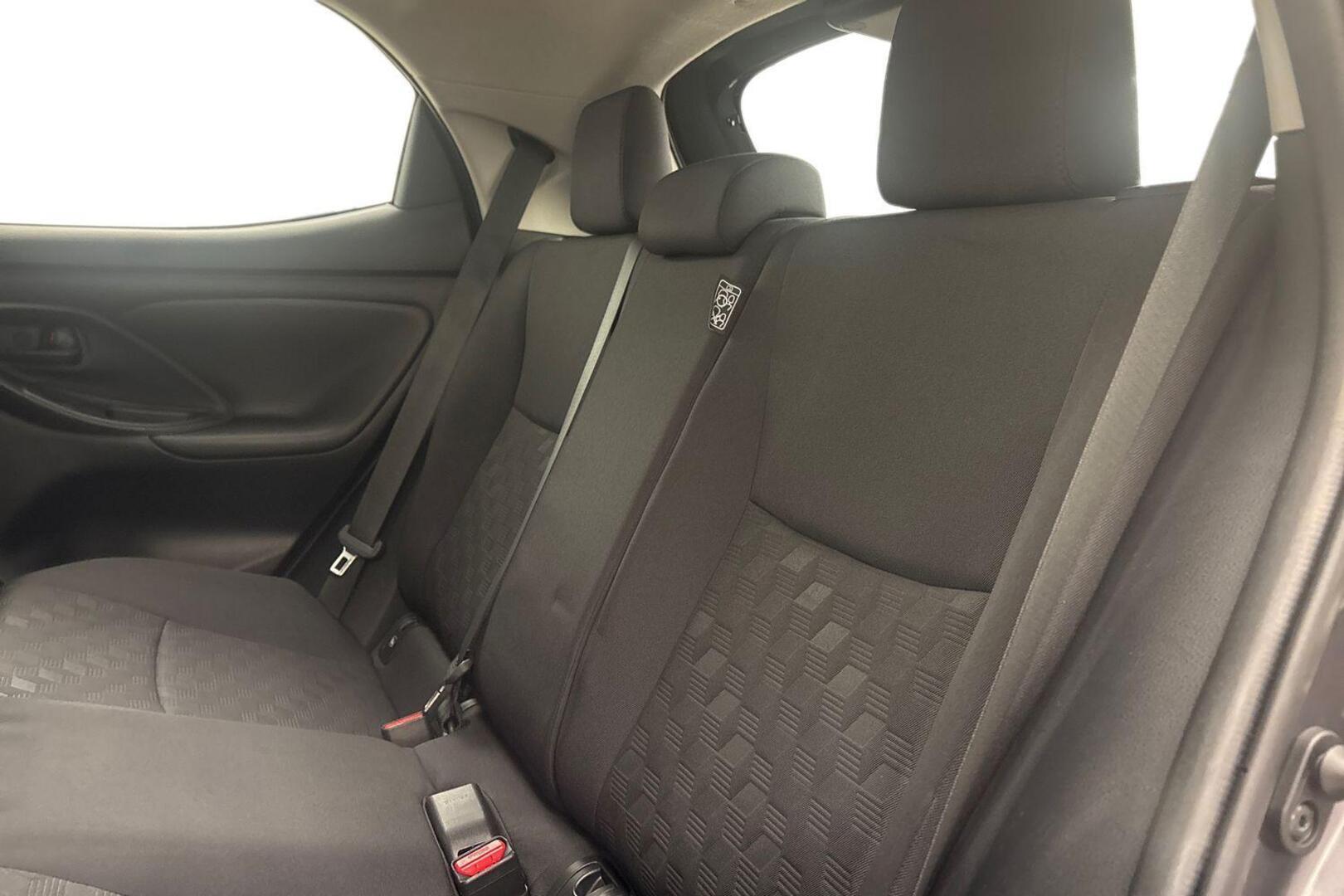 TOYOTA Yaris 11