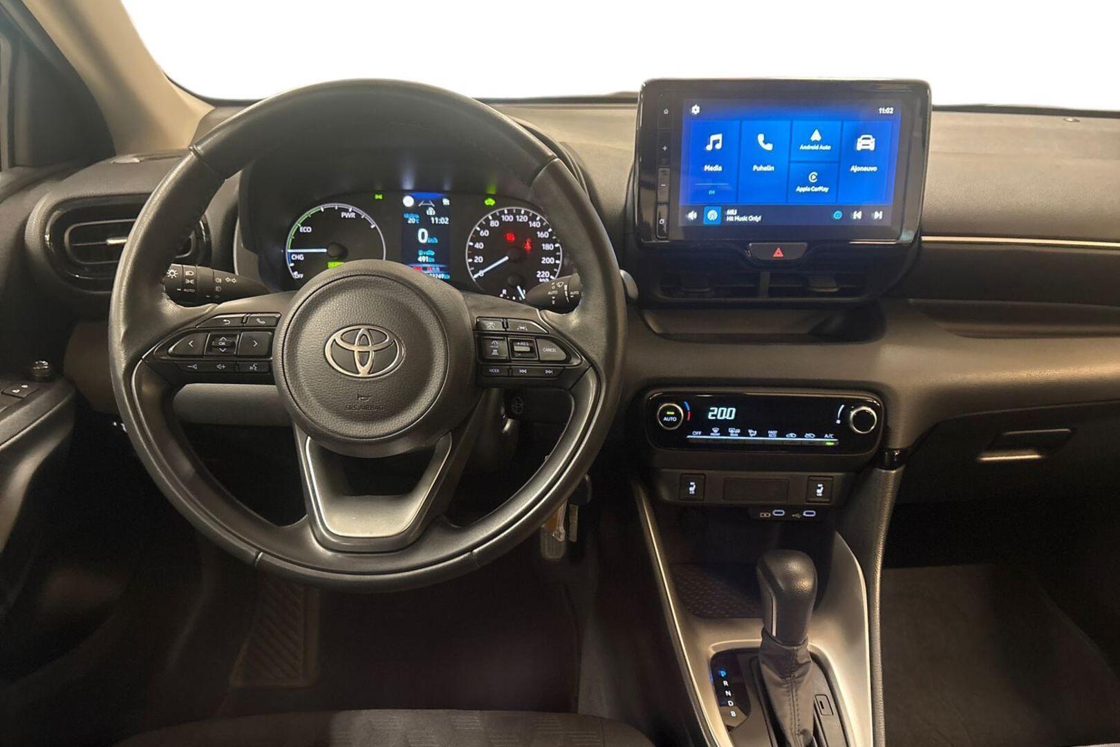 TOYOTA Yaris 13