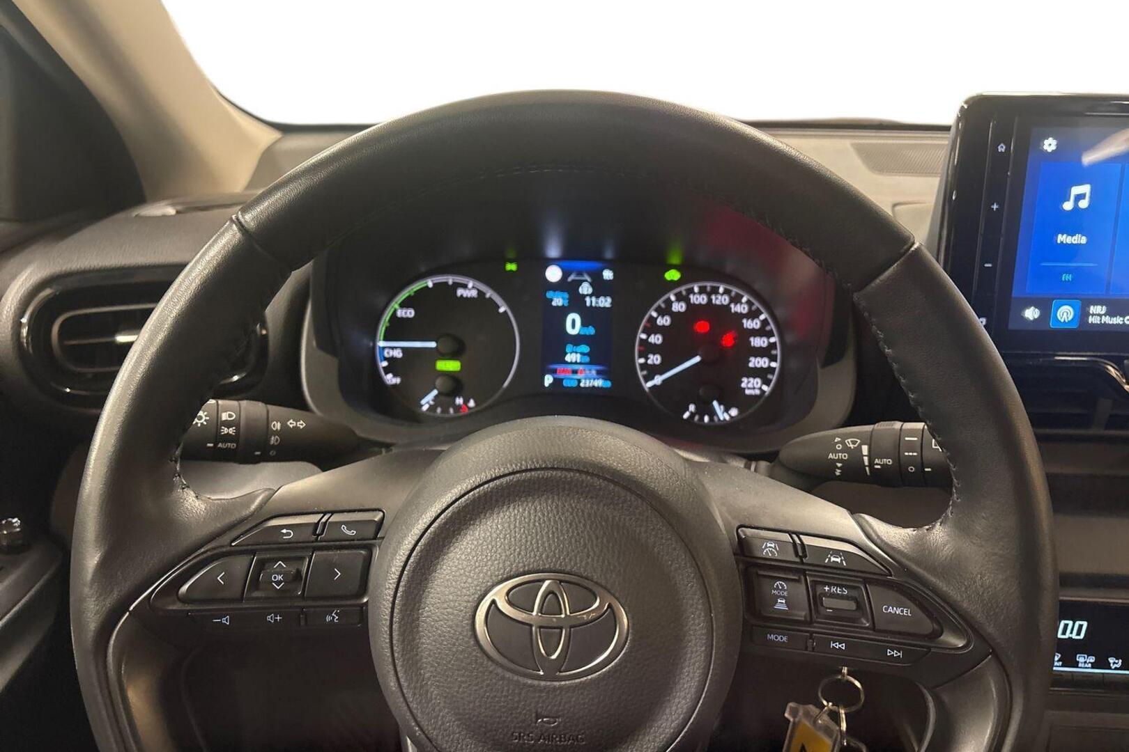 TOYOTA Yaris 14