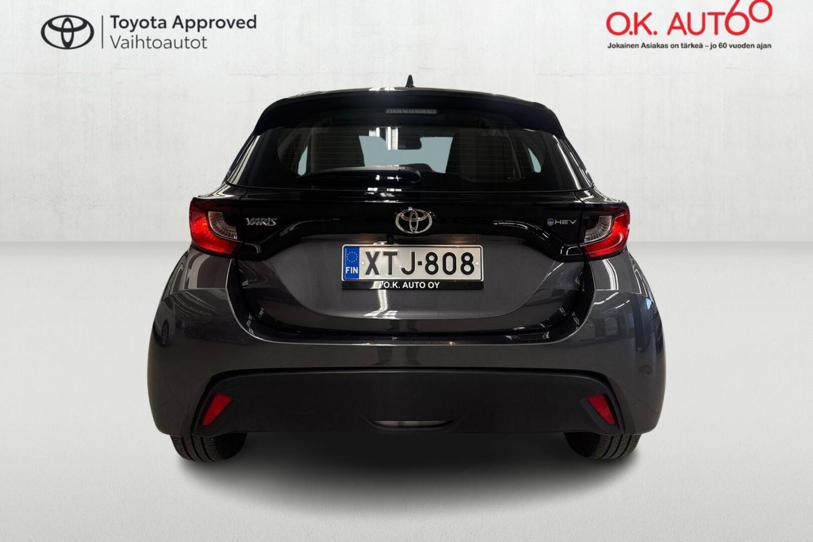 TOYOTA Yaris 6