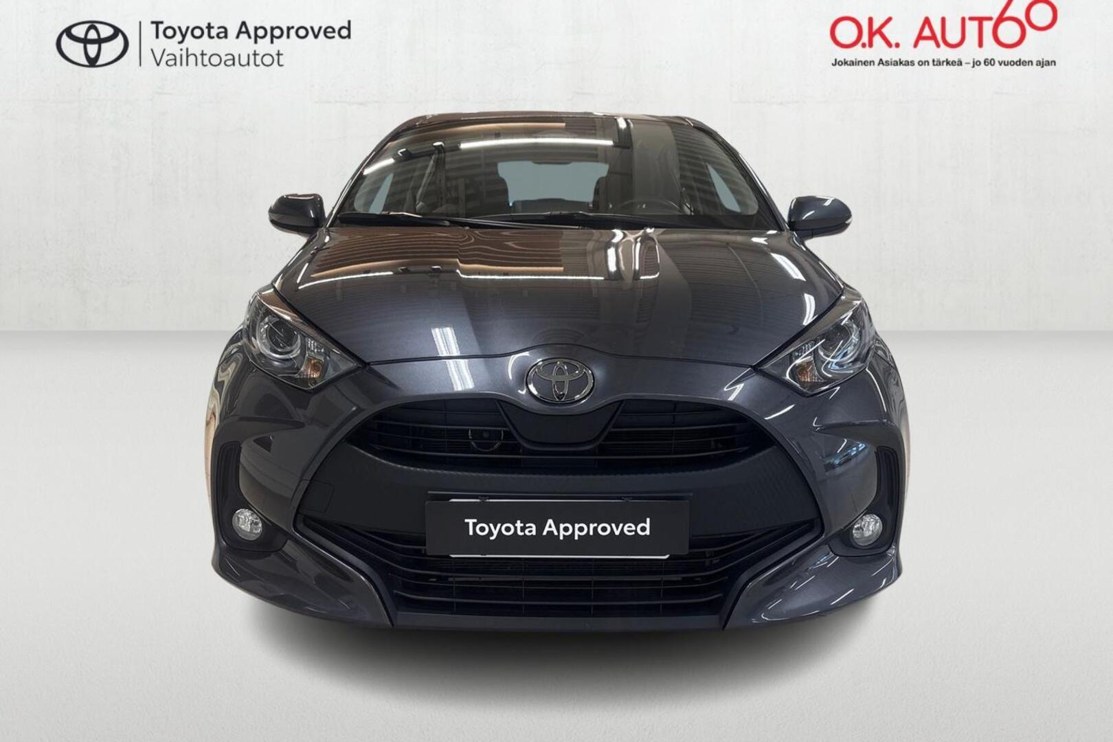 TOYOTA Yaris 9