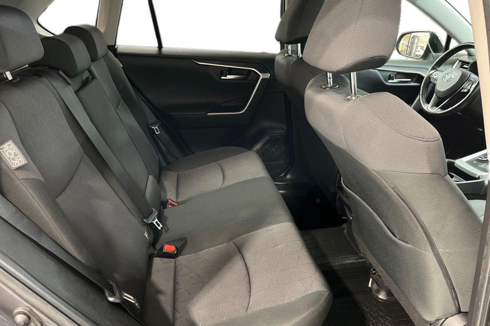 TOYOTA RAV4 16