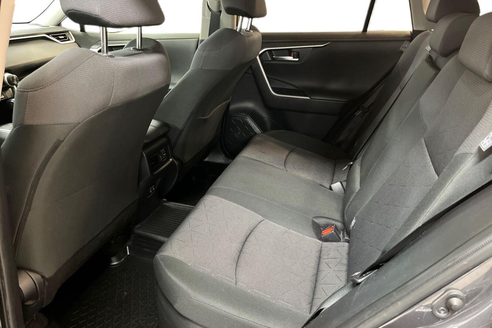 TOYOTA RAV4 9