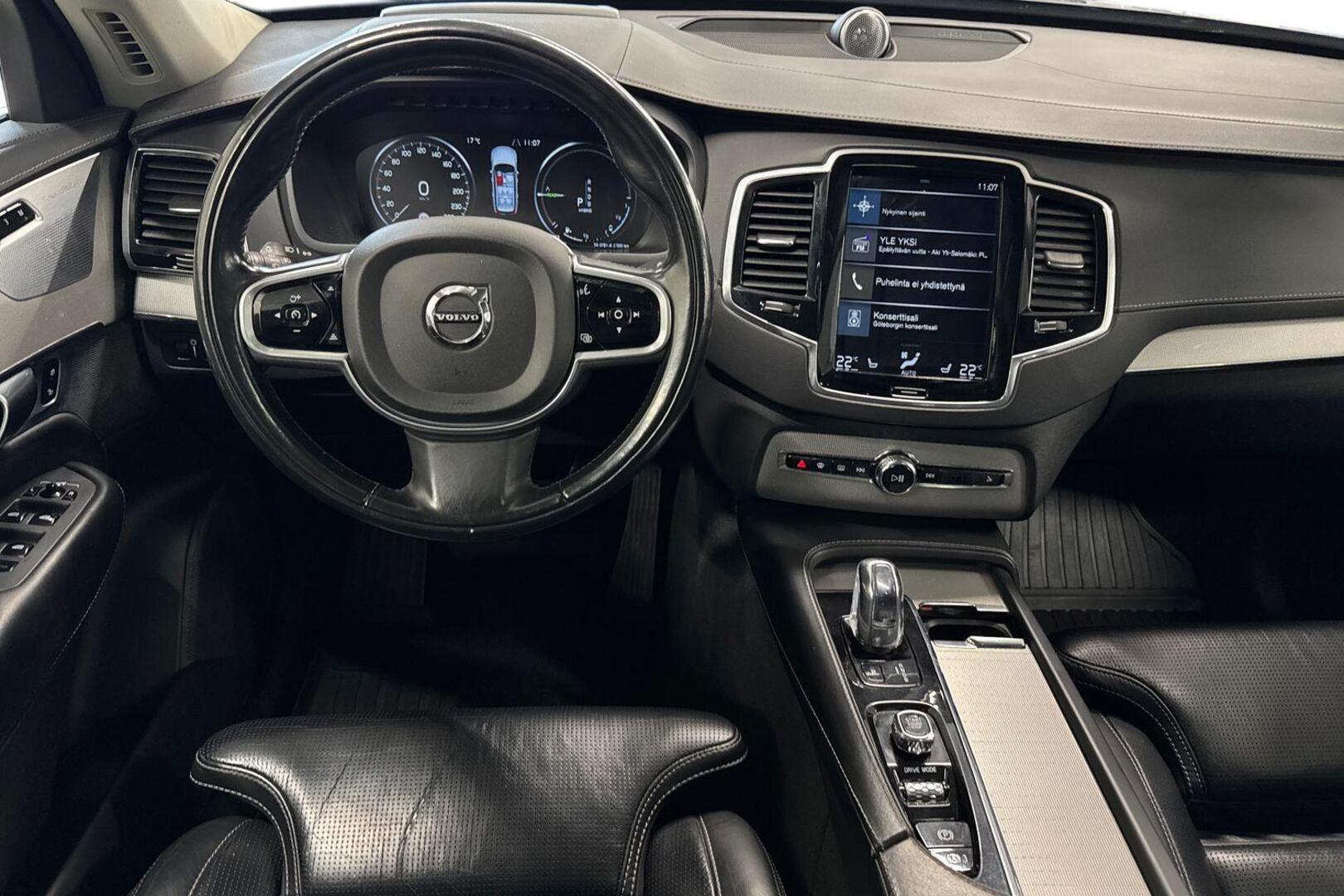 VOLVO XC90 11