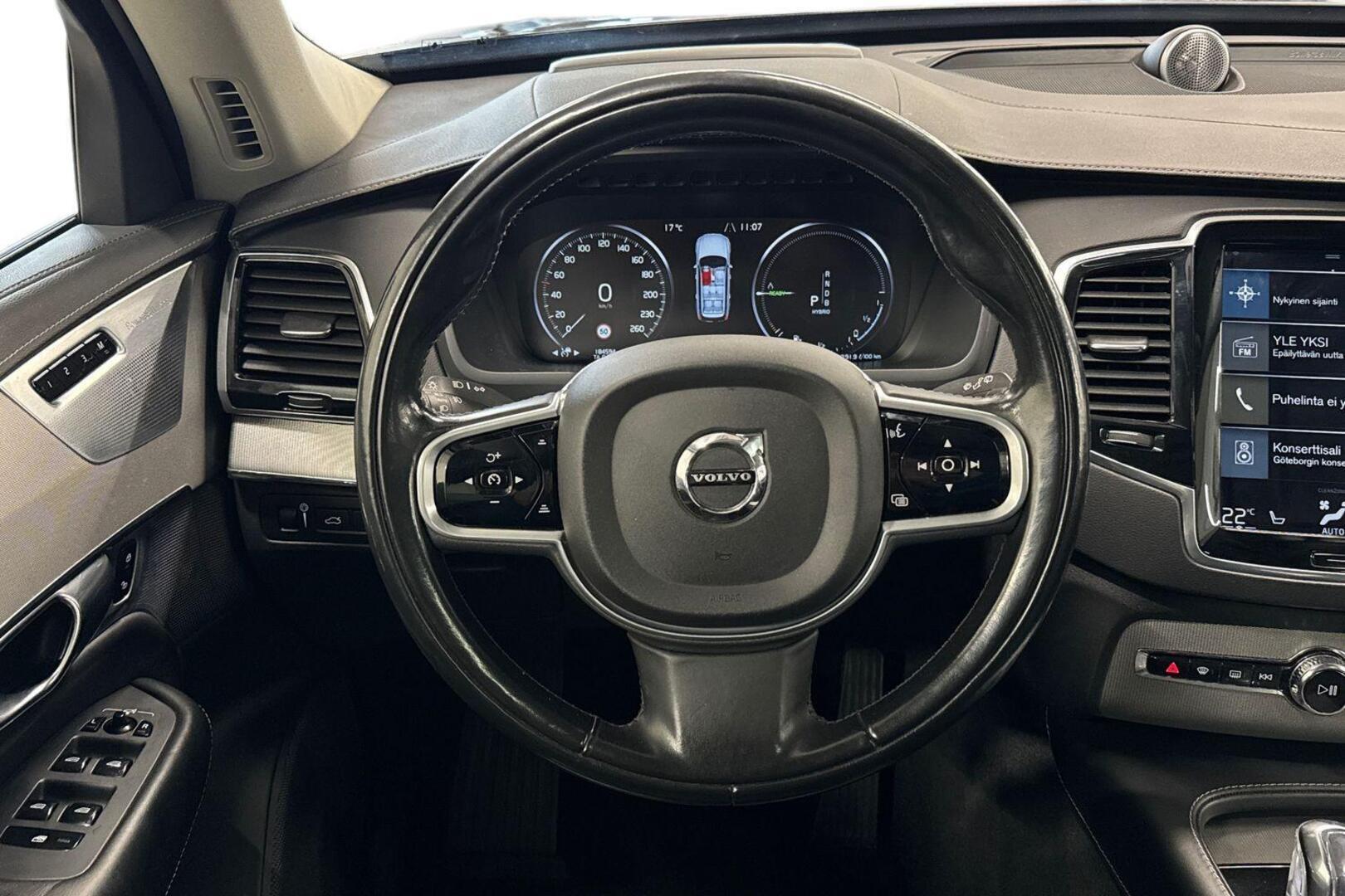 VOLVO XC90 12